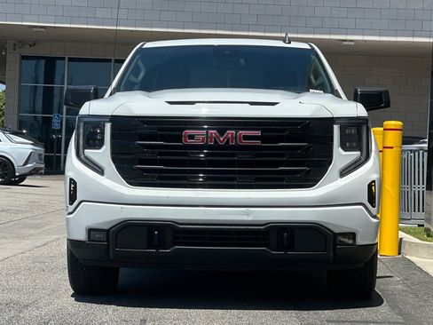 Used 2023 GMC Sierra 1500 Elevation AWD/4WD image 9