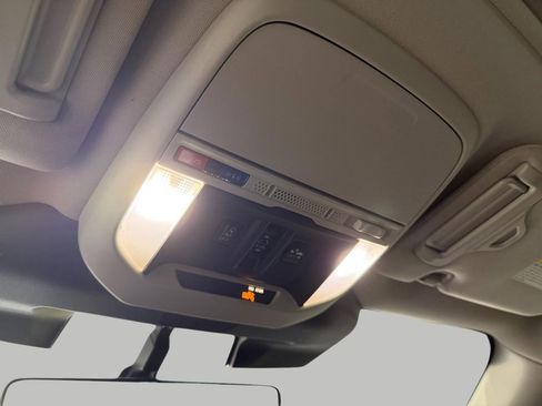 Used 2022 Subaru Forester Premium image 19