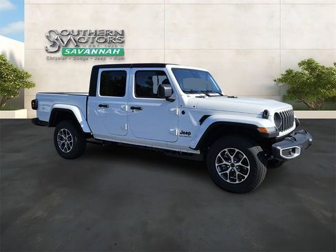 New 2026 Jeep Gladiator Sport AWD/4WD image 7