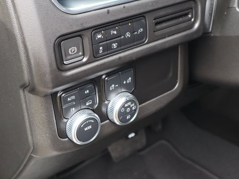 Used 2022 GMC Yukon SLT w/ SLT Premium Package image 37