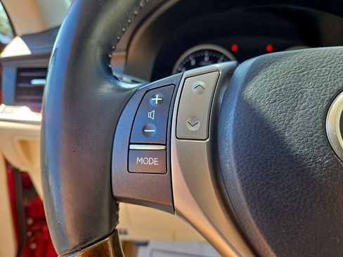 Used 2014 Lexus ES 350 w/ Luxury Package FWD image 23