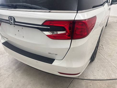 Used 2023 Honda Odyssey Elite image 19