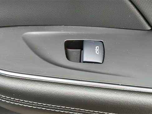 Used 2024 Buick Envision Preferred image 22