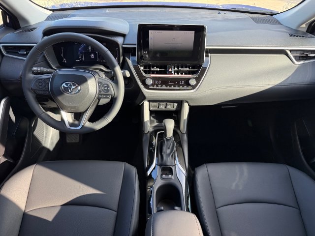 Used 2025 Toyota Corolla Cross XLE FWD image 20