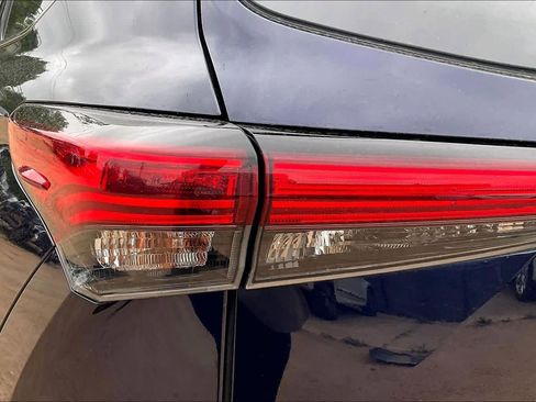 Used 2021 Toyota Highlander Platinum AWD/4WD image 29