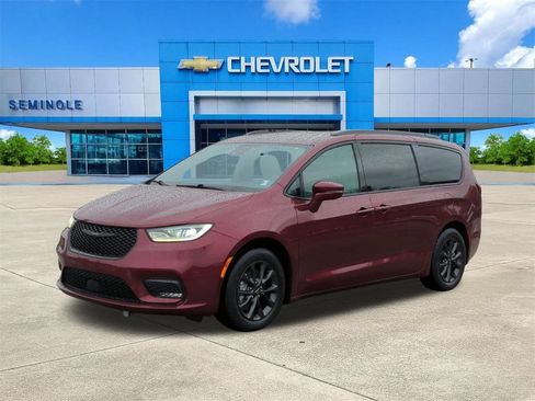 Used 2021 Chrysler Pacifica Touring w/ S Appearance Package FWD image 2