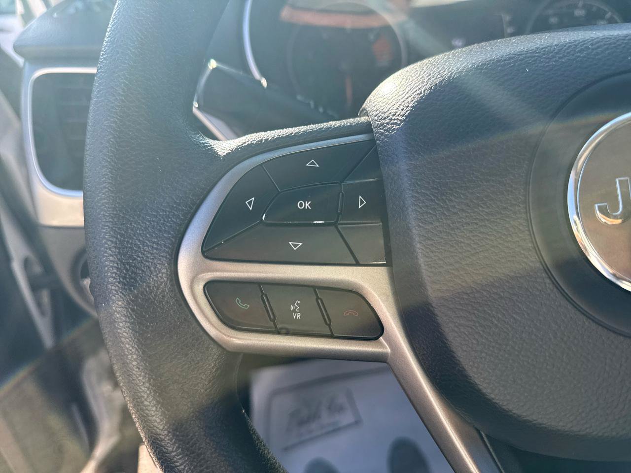 Used 2019 Jeep Cherokee Latitude w/ Popular Appearance Group FWD image 16