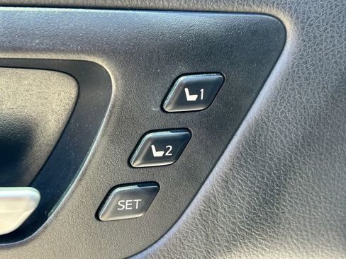 Used 2016 Toyota Highlander Limited FWD image 27