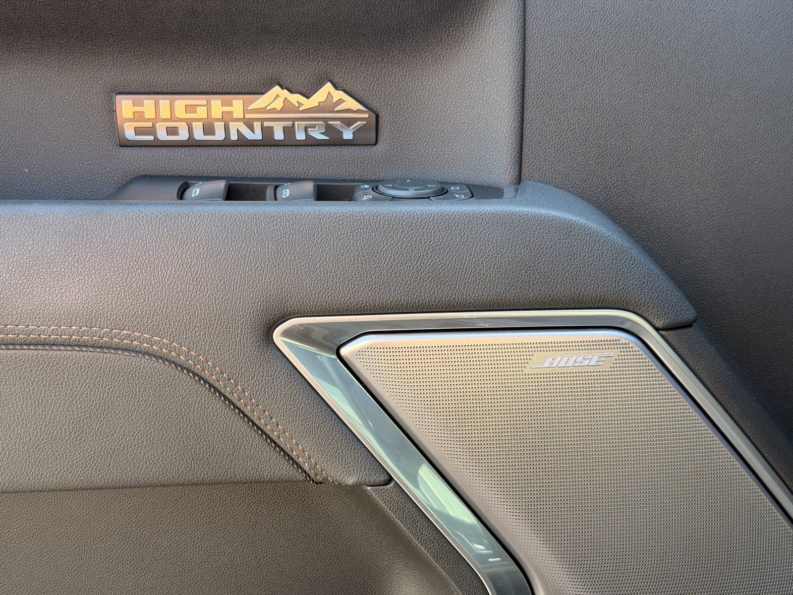 Used 2025 Chevrolet Silverado 1500 High Country w/ High Country Premium Package AWD/4WD image 37