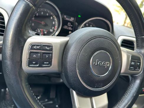 Used 2013 Jeep Grand Cherokee Laredo image 24