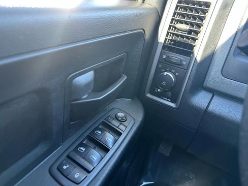 Used 2018 RAM 1500 Express image 34
