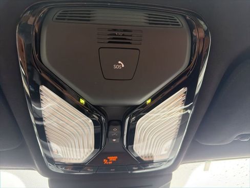 Used 2023 BMW X7 xDrive40i w/ M Sport Package image 31