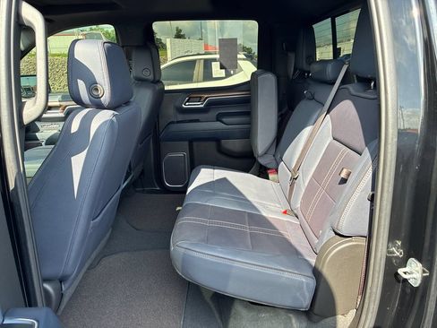 Used 2023 Chevrolet Silverado 1500 High Country w/ Technology Package AWD/4WD image 17