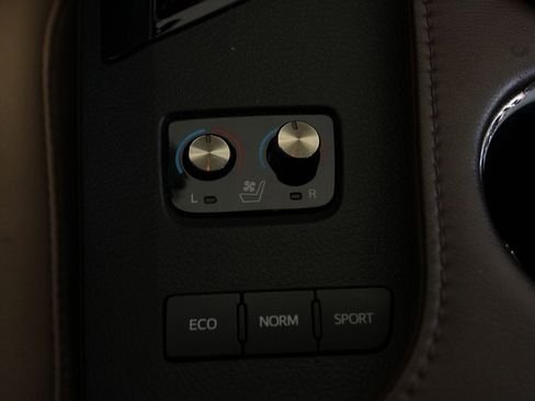 Used 2013 Toyota Avalon Limited FWD image 24