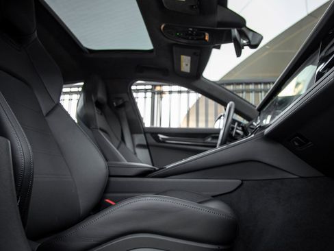 Used 2025 Porsche Panamera Turbo image 43