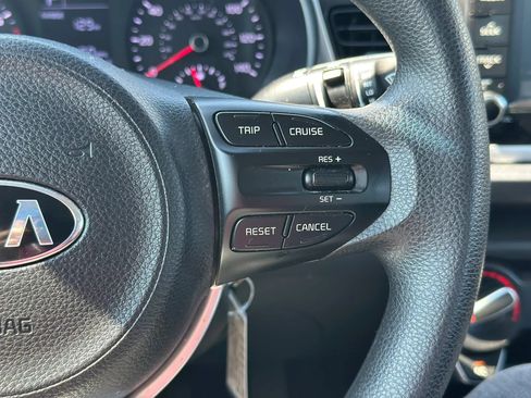 Used 2019 Kia Rio S FWD image 28