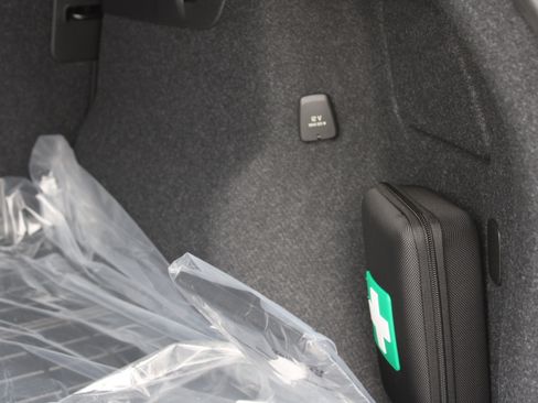 New 2026 Volvo XC40 B5 Plus w/ Protection Package Premier image 52