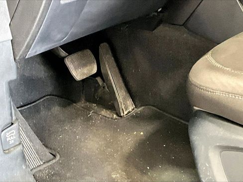 Used 2022 Ford Explorer XLT image 22