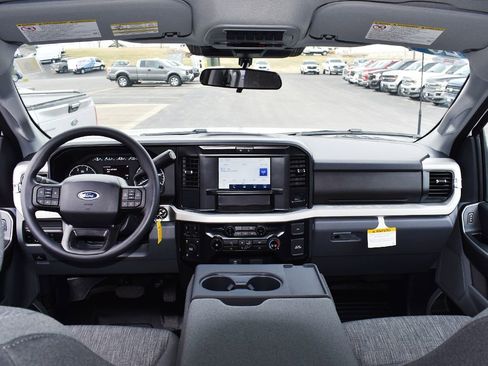 New 2026 Ford F250 XLT w/ FX4 Off-Road Package AWD/4WD image 4