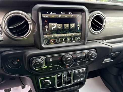 Used 2018 Jeep Wrangler Unlimited Sahara image 32