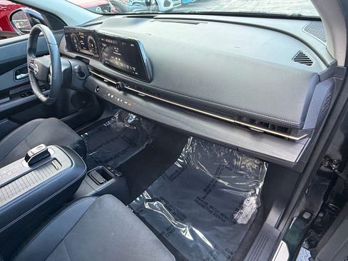 Certified 2024 Nissan Ariya FWD image 19
