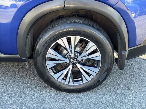 Certified 2022 Nissan Rogue SV image 12