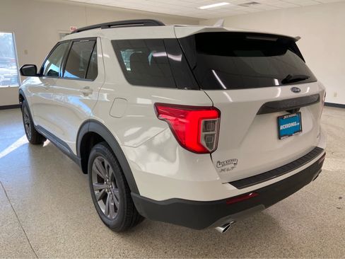 Used 2023 Ford Explorer XLT w/ Equipment Group 202A image 9