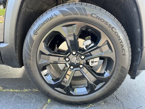 Used 2025 Chevrolet Equinox LT w/ Convenience Package II FWD image 13