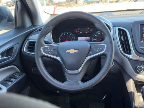 Used 2022 Chevrolet Equinox LS image 23