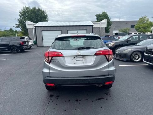 Used 2018 Honda HR-V LX image 4