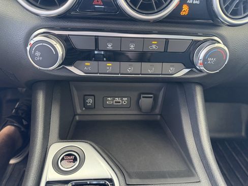 Used 2024 Nissan Sentra SV FWD image 18