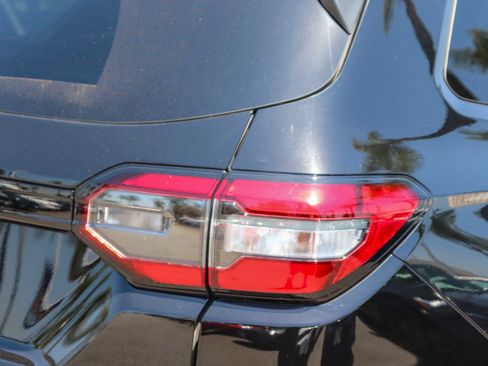 Used 2025 Honda Pilot TrailSport image 9