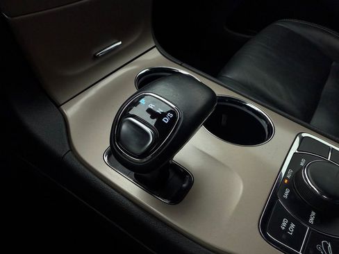 Used 2015 Jeep Grand Cherokee Limited image 23