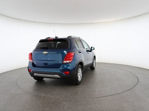 Used 2019 Chevrolet Trax LT w/ LT Convenience Package image 16