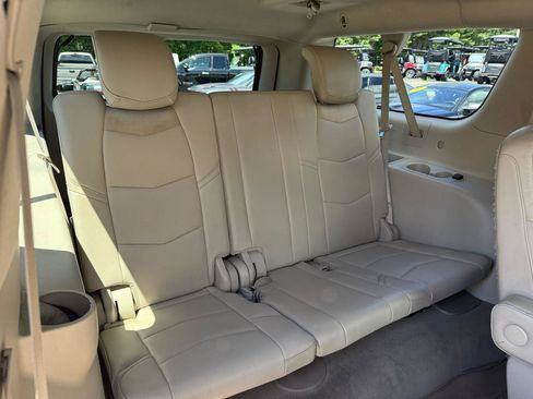 Used 2017 Cadillac Escalade ESV Premium Luxury AWD/4WD image 23
