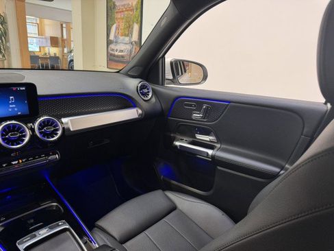 Certified 2025 Mercedes-Benz GLB 250 image 9