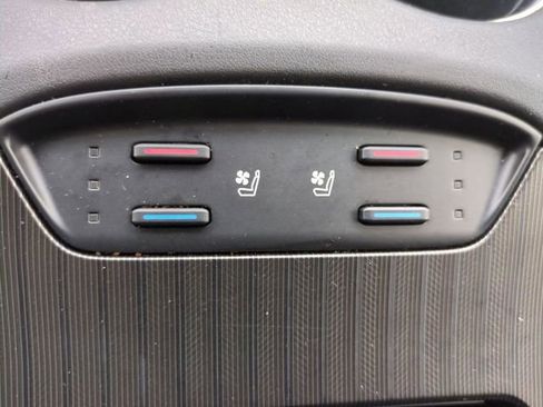 Used 2022 Toyota Venza Limited w/ Advanced Technology Package image 23