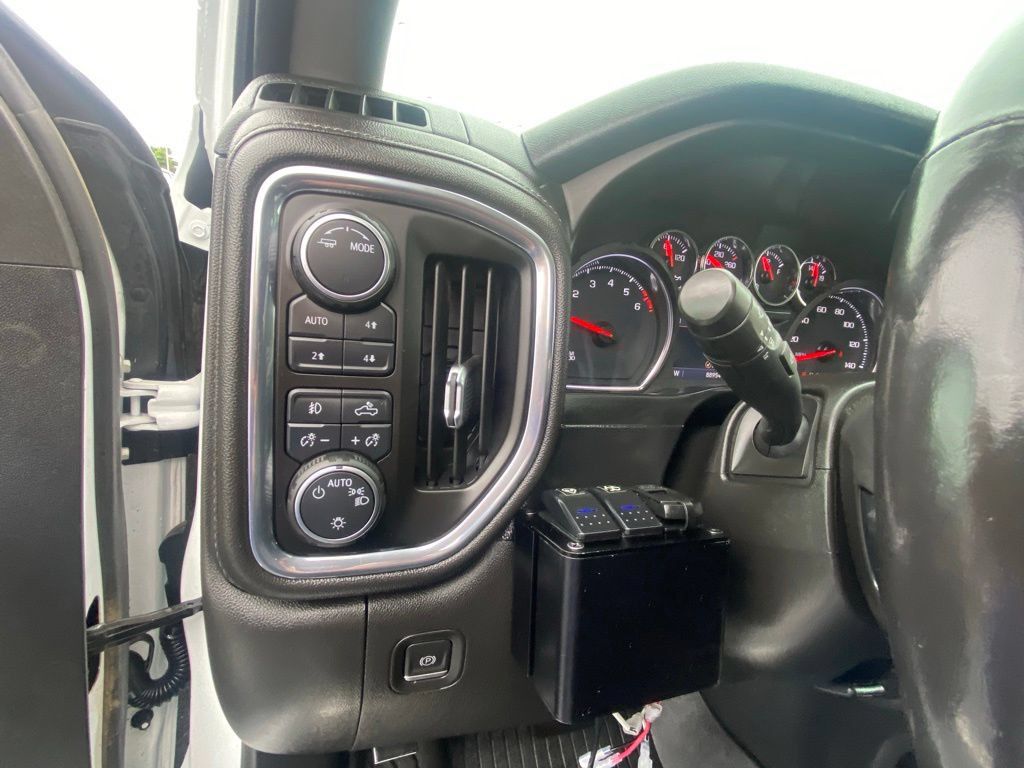 Used 2021 Chevrolet Silverado 1500 LT Trail Boss w/ Convenience Package II AWD/4WD image 12