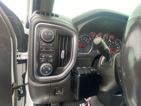 Used 2021 Chevrolet Silverado 1500 LT Trail Boss w/ Convenience Package II AWD/4WD image 12
