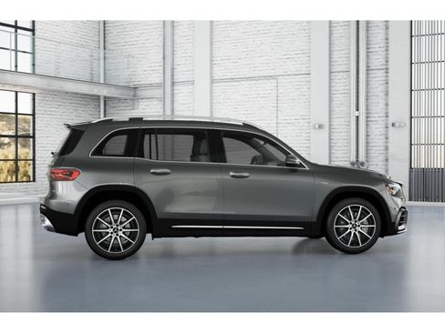 Used 2025 Mercedes-Benz GLB 35 AMG 4MATIC image 16
