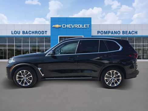 Used 2025 BMW X5 xDrive50e AWD/4WD image 4