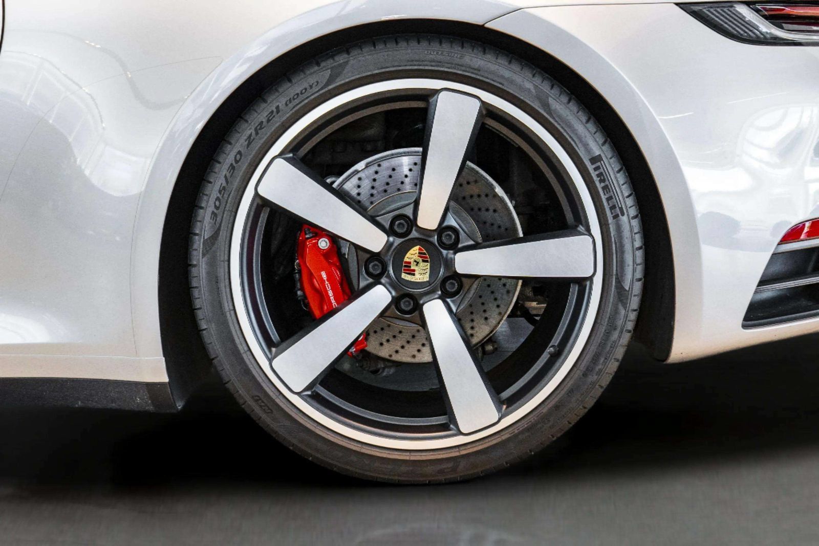 Used 2020 Porsche 911 Cabriolet image 18