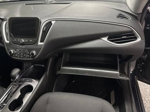 Used 2022 Chevrolet Malibu LT image 19