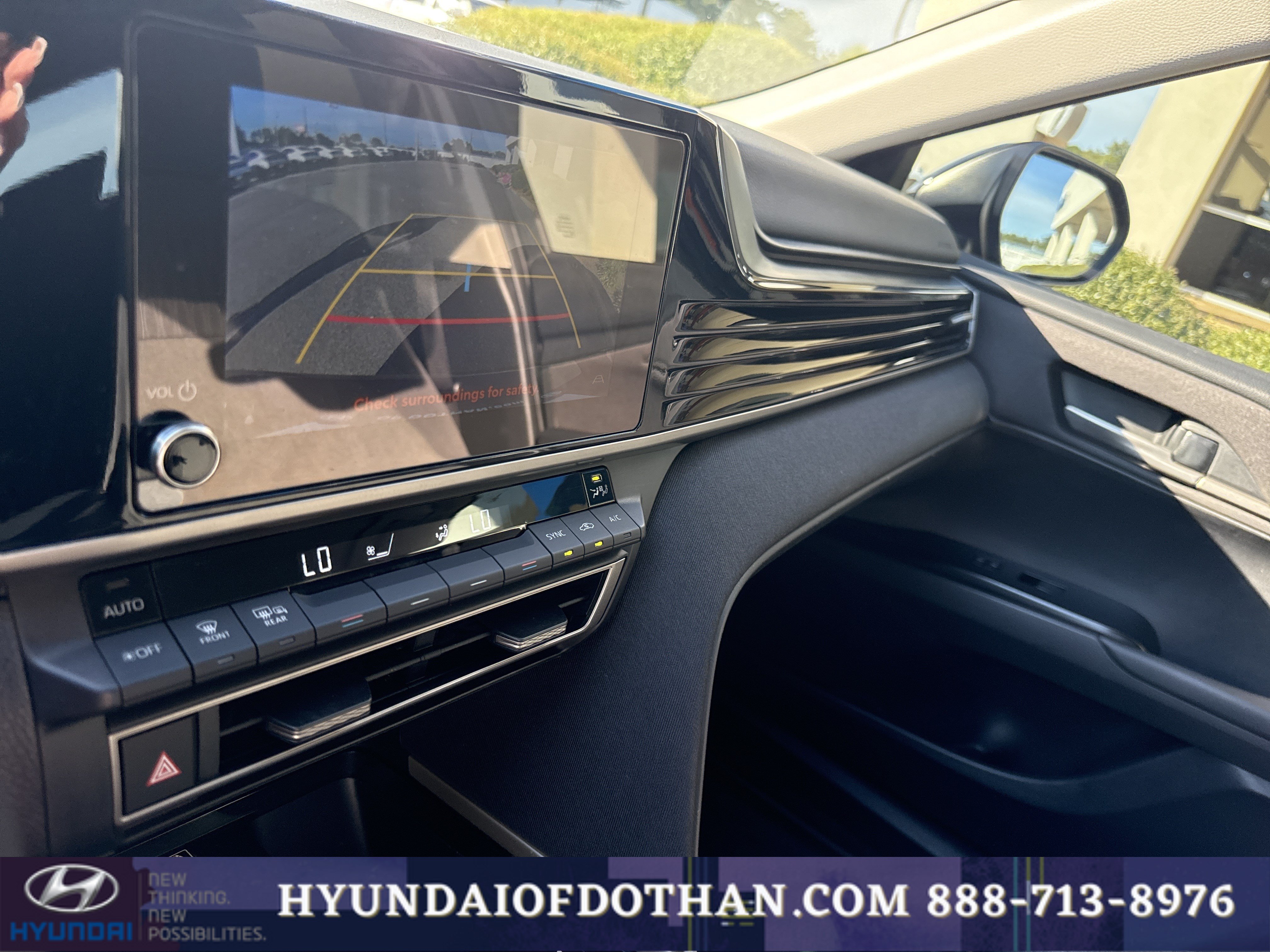 Used 2025 Toyota Camry LE w/ Convenience Package FWD image 9