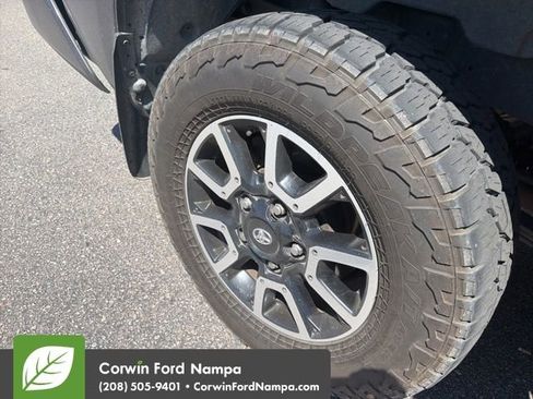 Used 2018 Toyota Tundra Limited w/ Limited Premium Package AWD/4WD image 12