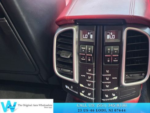 Used 2017 Porsche Cayenne GTS AWD/4WD image 21