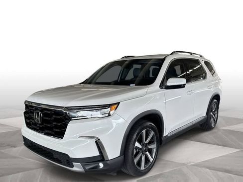 Used 2023 Honda Pilot Touring image 1