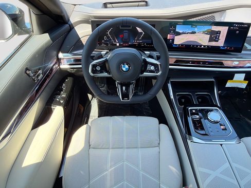 New 2026 BMW 760i xDrive image 17