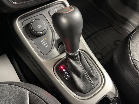 Used 2021 Jeep Compass Latitude image 24