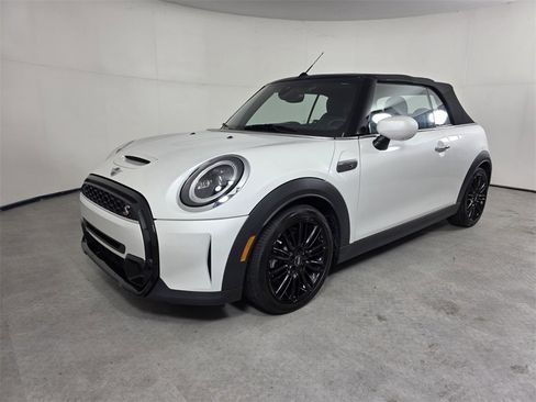 Used 2024 MINI Cooper S image 9